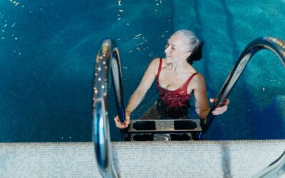 How Robotic Pool Cleaners Climb Walls