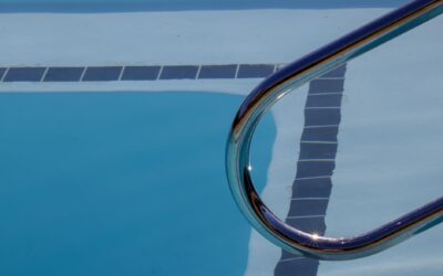 How Do Robotic Pool Cleaners Clean Steps?