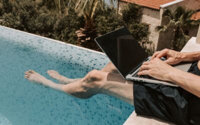 How Do Robotic Pool Cleaners Work Without a Cord