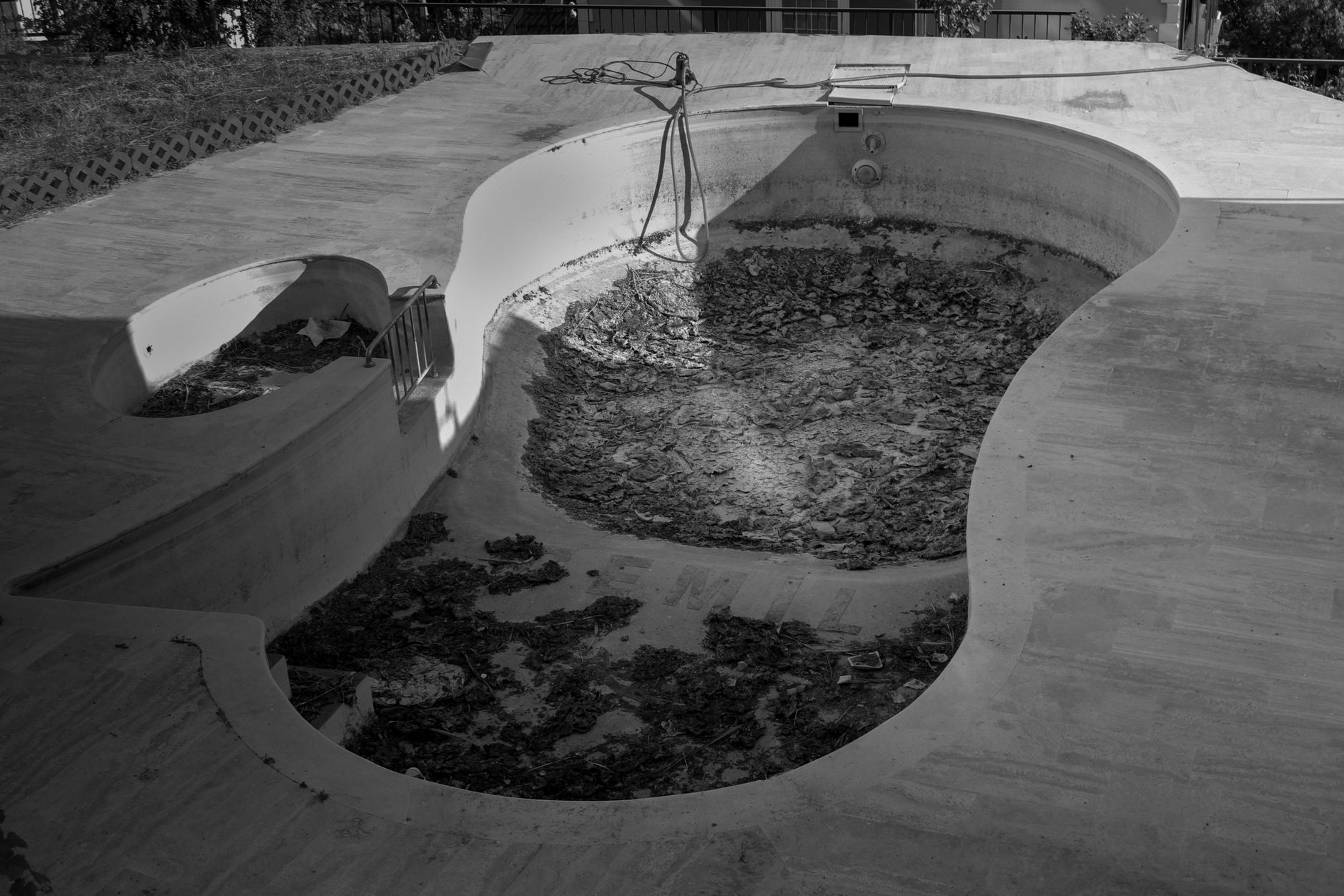 Illustration for: Why Is My Pool Robot Not Picking Up Debris? 7 Common Causes and Fixes